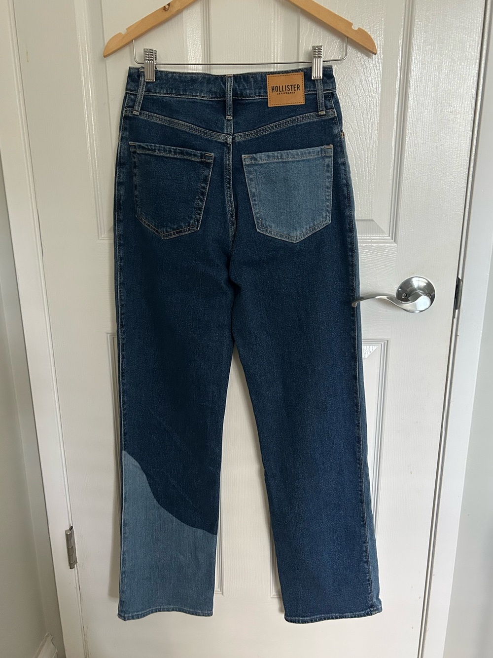 Hollister Vintage Stretch Ultra High Rise Dad Jeans, Size 3R, W26 / L31. - Picture 2 of 8
